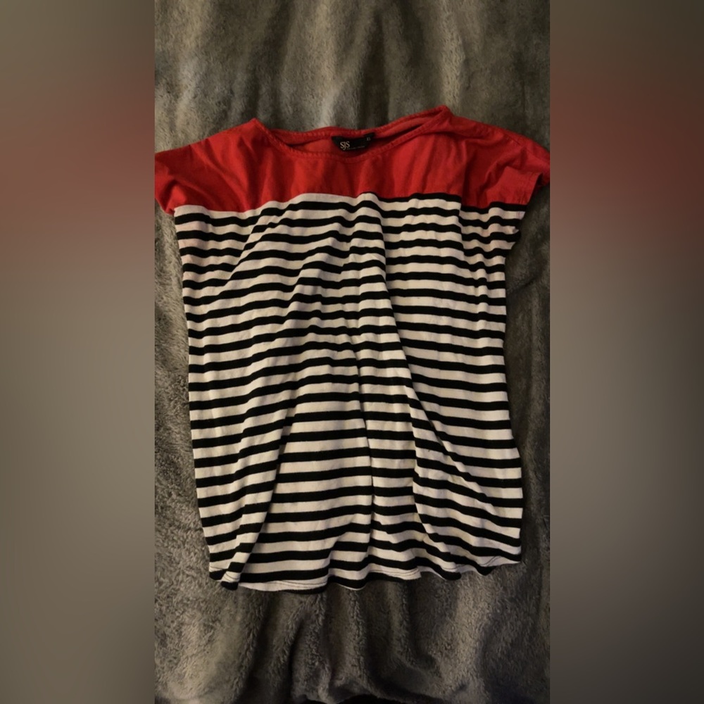 Red black and white top